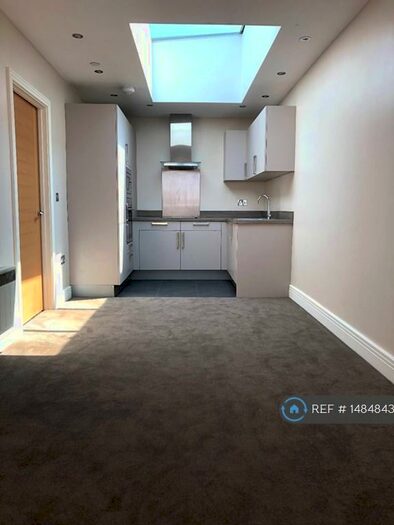 2 Bedroom Penthouse To Rent In Windsor Road, Slough, SL1