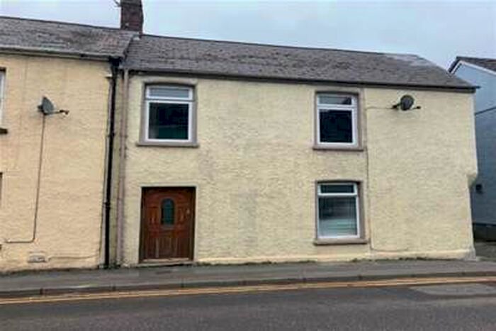 2 Bedroom House To Rent In Water Street, Carmarthen, SA31