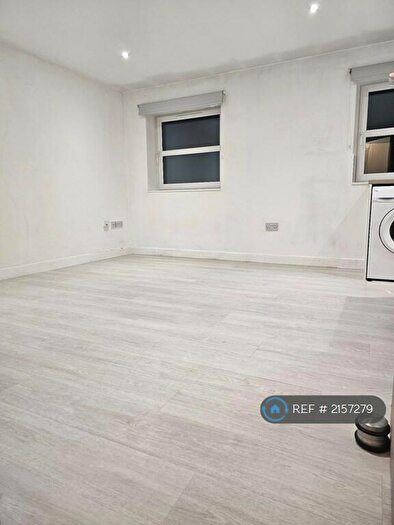 2 Bedroom Flat To Rent In King Edward Road, Maidstone, ME15