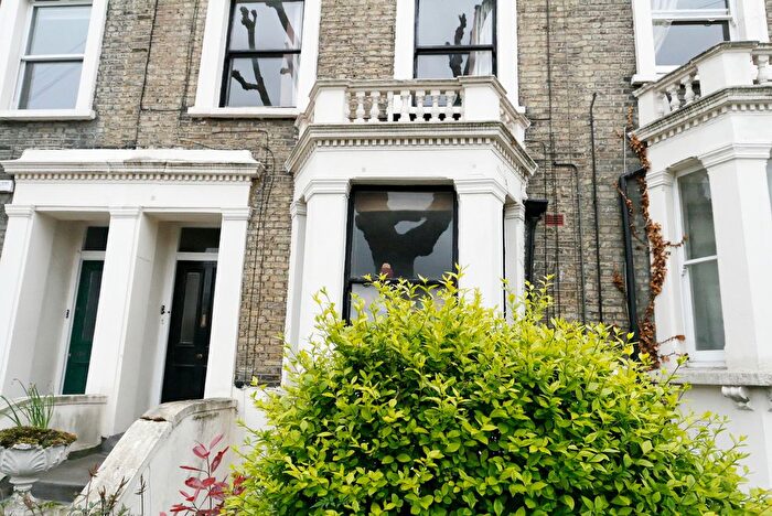 1 Bedroom Flat To Rent In Chadwick Road, Peckham Rye, SE15