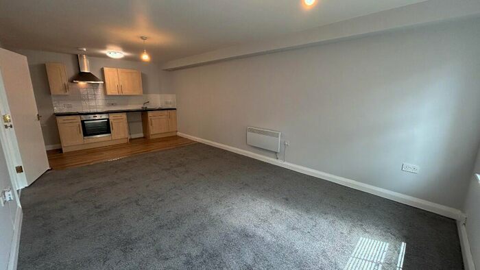 2 Bedroom Apartment To Rent In Palace Close, LE12