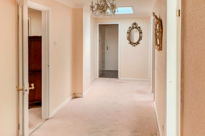 2 Bedroom Bungalow For Sale In Glasshouse Lane, Lapworth, Solihull, B94