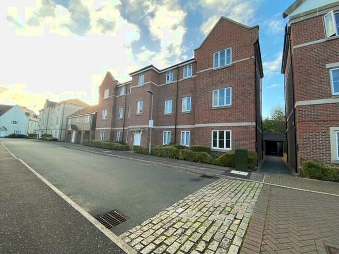 2 Bedroom Flat To Rent In Whyke Marsh, PO19