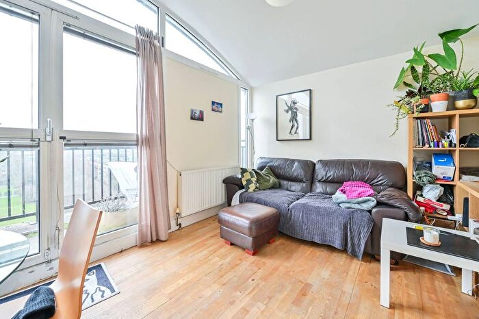 1 Bedroom Flat To Rent In Rotherhithe Street, Rotherhithe, London, SE16