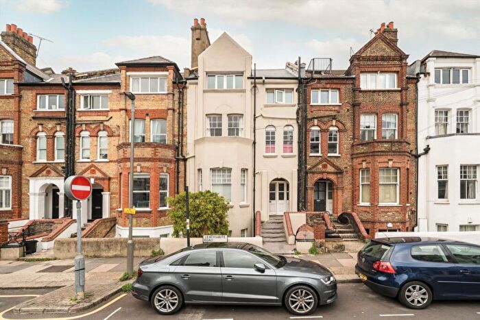 2 Bedroom Flat To Rent In Leathwaite Road, Battersea, SW11