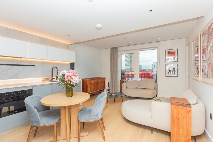 1 Bedroom Flat To Rent In White City Living, Cascade Apartments, Cascade Way, White City, W12