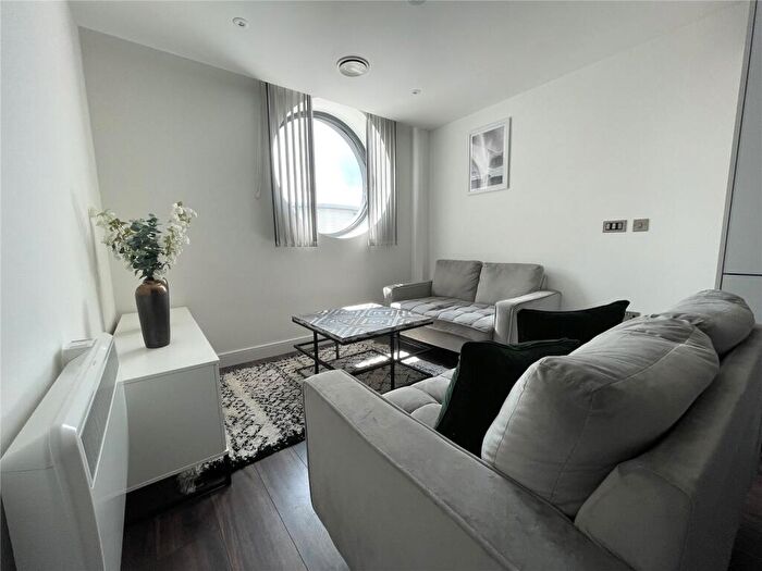 1 Bedroom Apartment To Rent In New Eton House, Bath Road, Slough, Berkshire, SL1