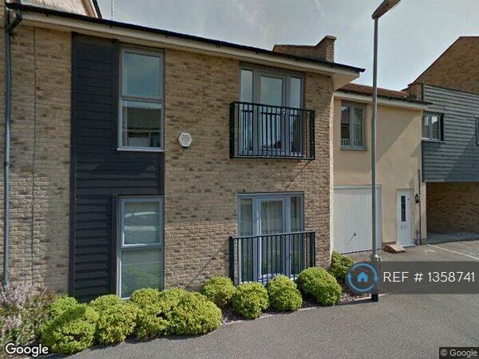 7 Bedroom Semi-Detached House To Rent In Gladeside, Cambridge, CB4