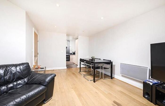 2 Bedroom Flat To Rent In South Wharf Road, Paddington, London, W2