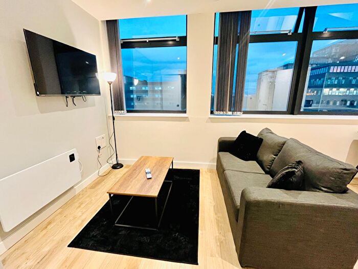 1 Bedroom Flat To Rent In Seymour Grove, Old Trafford, Manchester, M16