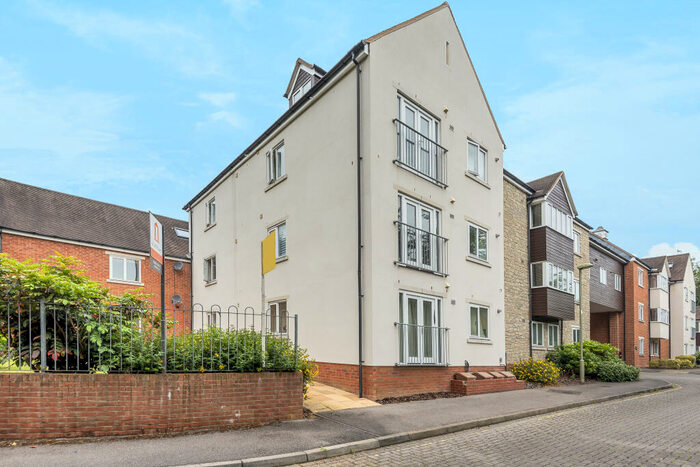 2 Bedroom Apartment To Rent In Linacre Court, Headington, Lu, OX3