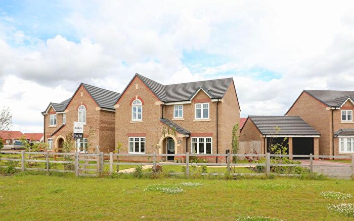 4 Bedroom Detached House For Sale In Damselfly Drive, Holmewood, S42
