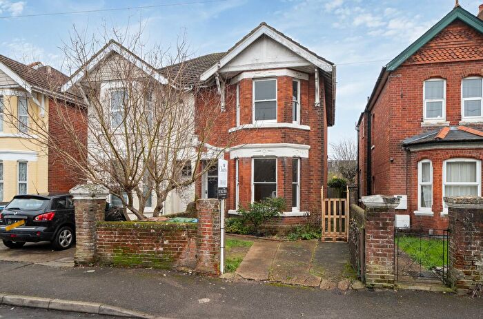 4 Bedroom Semi-Detached House To Rent In Arthur Road, Southampton, Hampshire, SO15
