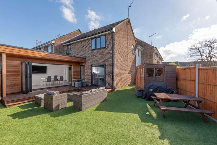 3 Bedroom End Of Terrace House For Sale In Salem Walk, Rayleigh, SS6