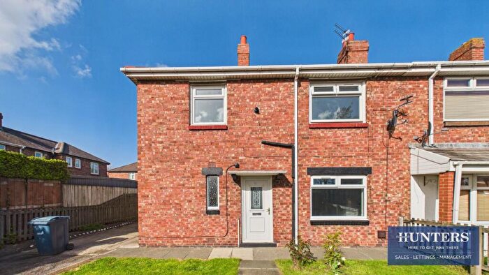 3 Bedroom Semi-Detached House For Sale In North Hylton Road, Hylton Castle, Sunderland, SR5