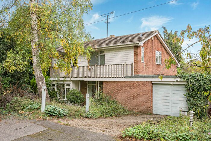 4 Bedroom Detached House For Sale In Sheep Walk, Emmer Green, Reading, RG4