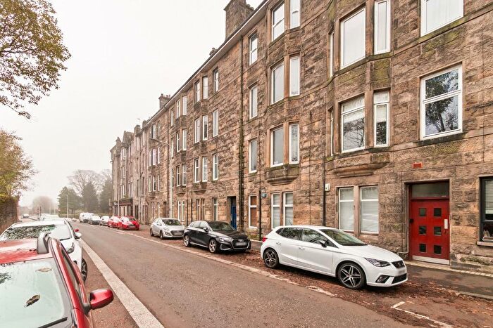 2 Bedroom Flat To Rent In Station Road, Dumbarton, West Dunbartonshire, G82