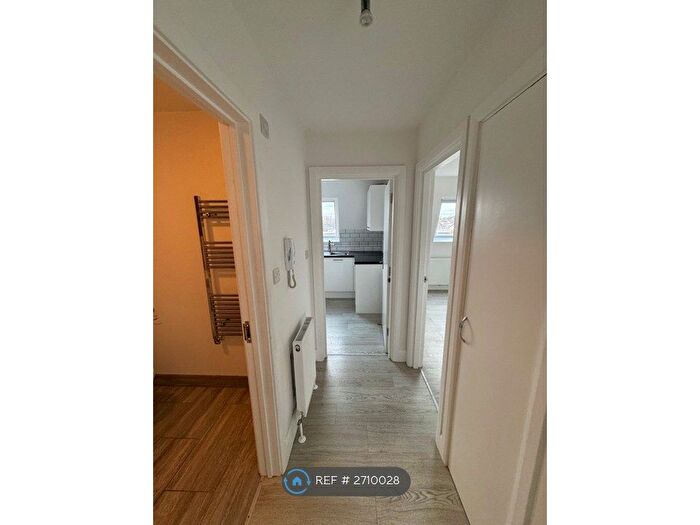 1 Bedroom Flat To Rent In Orchard Court, London, N22