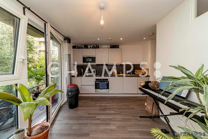 1 Bedroom Flat To Rent In Nyland Court, Greenland Place, Surrey Quays, SE8