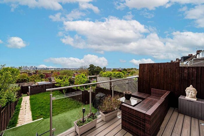 4 Bedroom Terraced House For Sale In Moordown, Shooters Hill, London, SE18