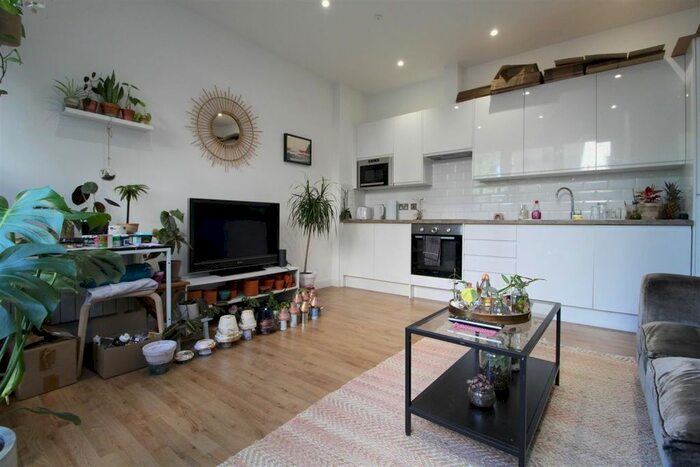 1 Bedroom Flat To Rent In Wick Lane, London, E3
