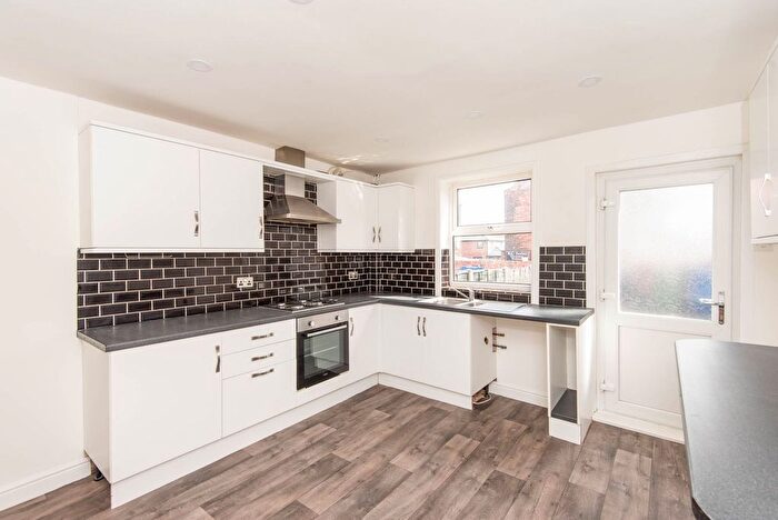 2 Bedroom Terraced House To Rent In Bank Street, Chesterfield, S40