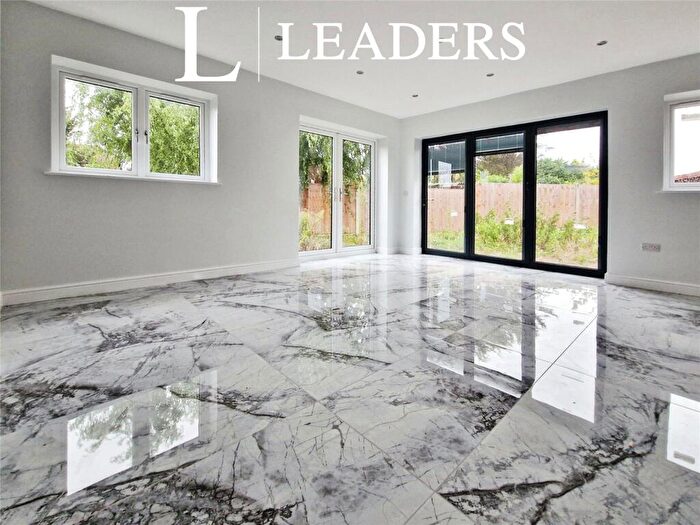 4 Bedroom Detached House To Rent In Station Approach, SS8