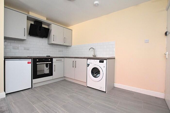 1 Bedroom Flat To Rent In Flat - Egerton Street, Wrexham, LL11