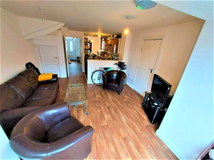 5 Bedroom End Of Terrace House To Rent In Canal View, Coventry, CV1