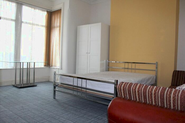 6 Bedroom Terraced House To Rent In Westcliff, Preston, Lancashire, PR1