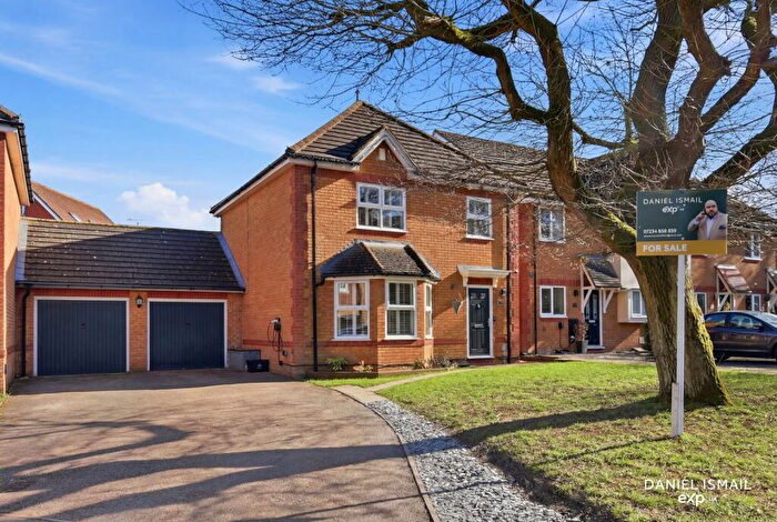 3 Bedroom Detached House For Sale In Forest Glade, Langdon Hills, Basildon, SS16