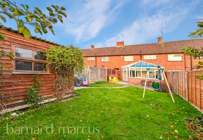 3 Bedroom Terraced House For Sale In Selbourne Square, Godstone, RH9