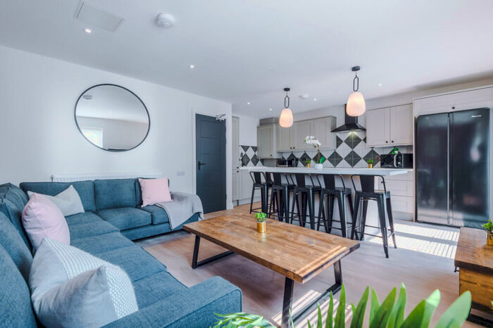 5 Bedroom Terraced House To Rent In Capricorn Way, Salford, M6