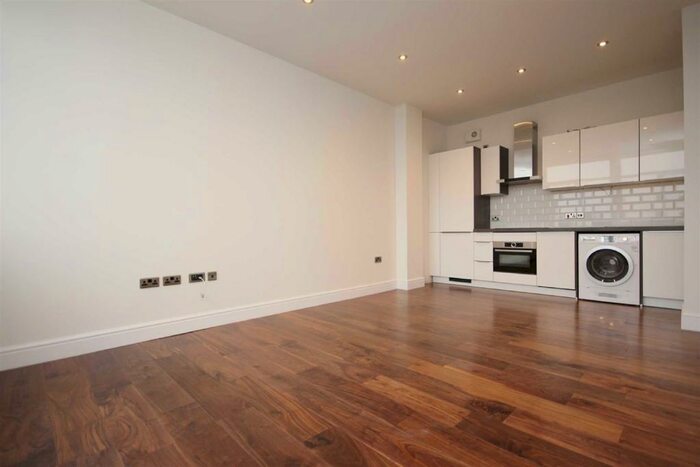 2 Bedroom Flat To Rent In Quant Building, - Church Hill, Walthamstow, E17