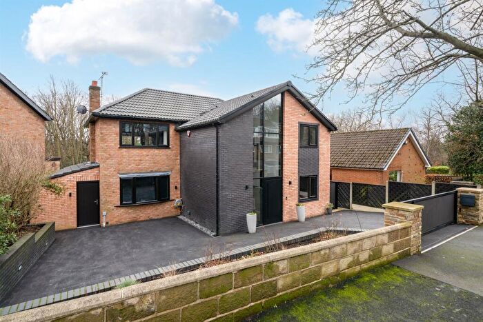 4 Bedroom Detached House For Sale In Oliver Hill, Horsforth, LS18