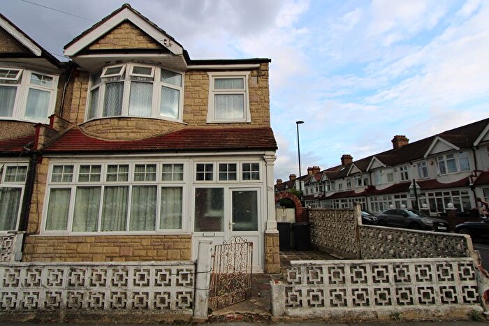 4 Bedroom End Of Terrace House To Rent In Colebrook Road, Norbury, SW16