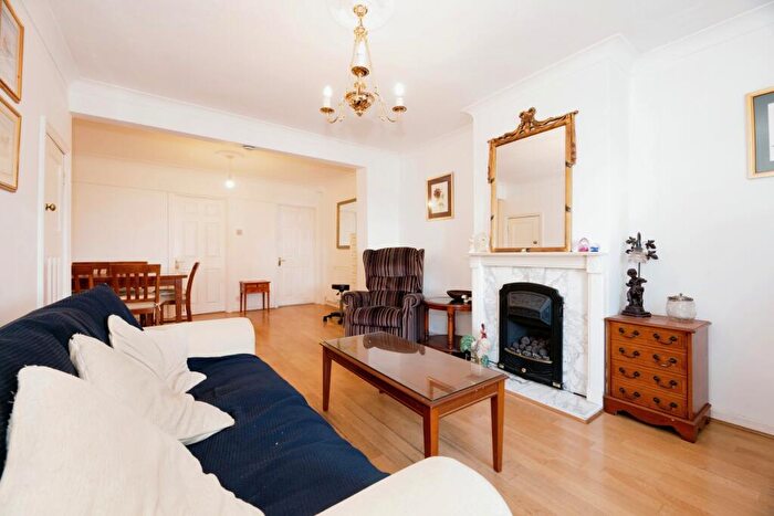 2 Bedroom Terraced House For Sale In Alberta Avenue, Sutton, SM1