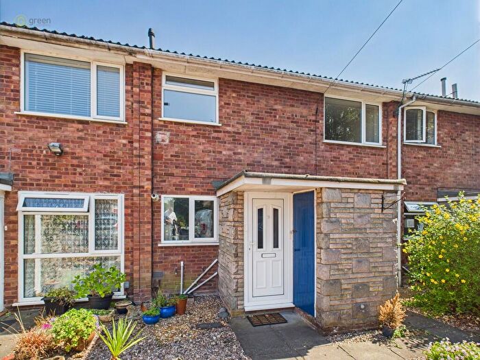2 Bedroom Maisonette For Sale In Moorfield Drive, Sutton Coldfield, B73