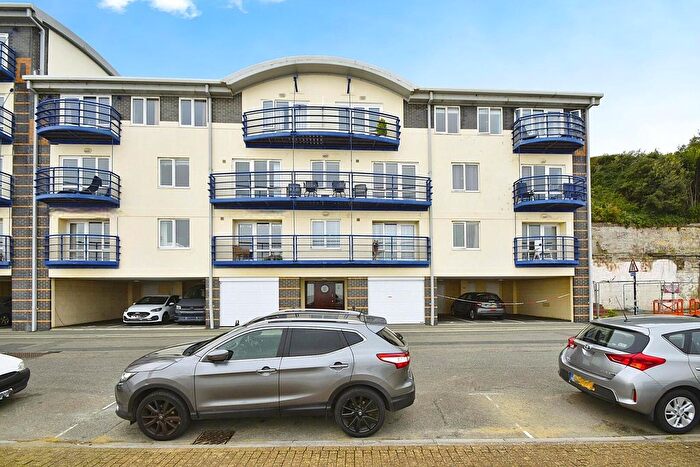 2 Bedroom Flat To Rent In Esplanade, Sandown, PO36