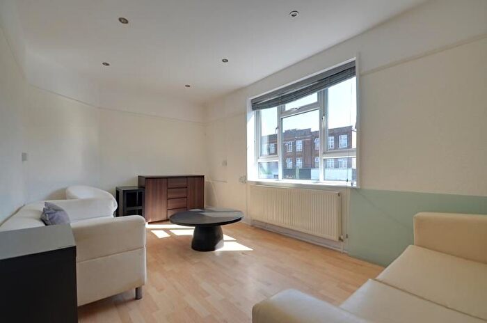 2 Bedroom Flat To Rent In High Street, Ruislip, HA4