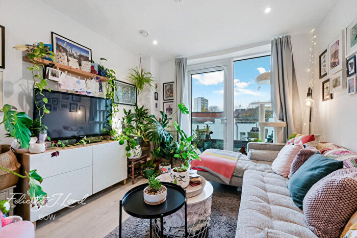 2 Bedroom Apartment For Sale In Corsican Square, London, E3