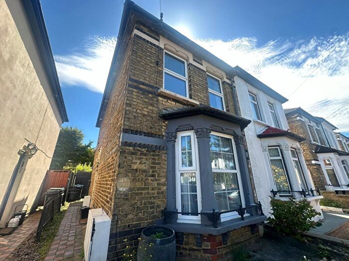 1 Bedroom Maisonette For Sale In Chelsham Road, South Croydon, CR2
