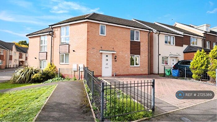 3 Bedroom Semi-Detached House To Rent In Webley Grove, Woodsetton, Dudley, DY1