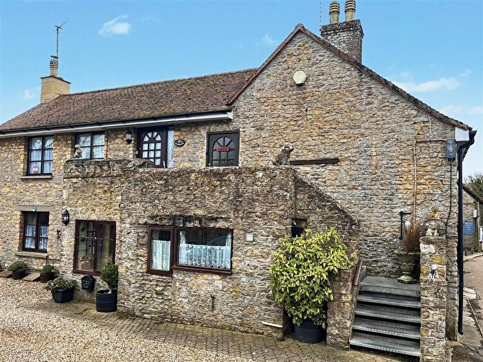 2 Bedroom Flat To Rent In High Street, Burton Bradstock, Bridport, DT6