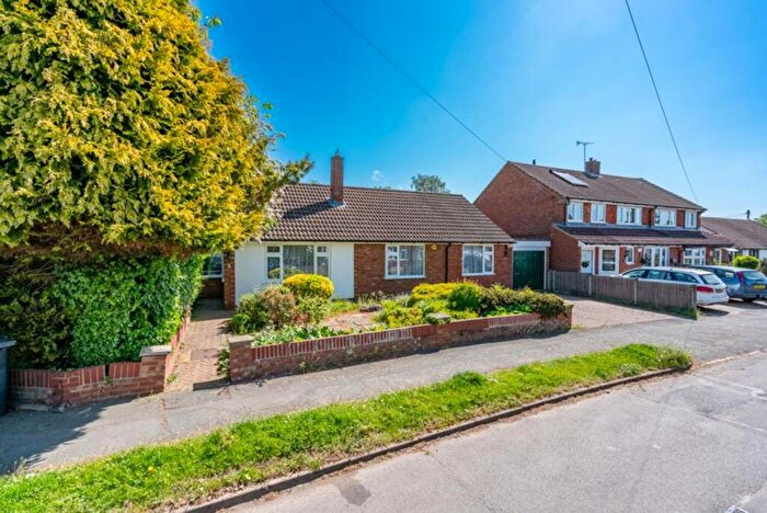 3 Bedroom Detached Bungalow To Rent In Ledwell Road, Caddington, LU1