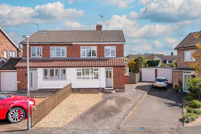 3 Bedroom Semi-Detached House For Sale In Priorsfield Road, Kenilworth, CV8