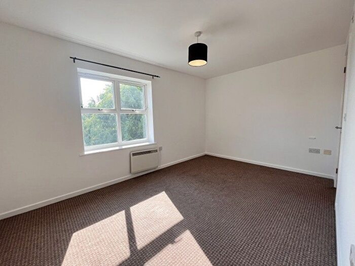 2 Bedroom Flat To Rent In Douglas Road, Stanwell, Staines, TW19