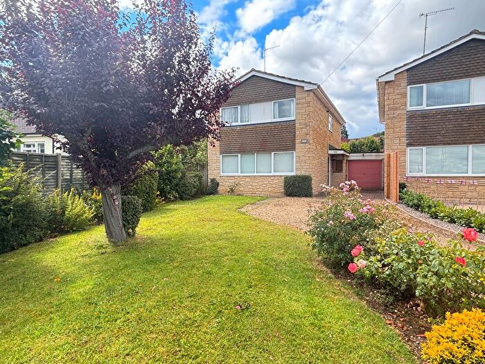 4 Bedroom Detached House For Sale In Oldbury Orchard, Churchdown, GL3