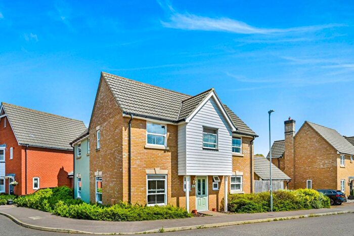 4 Bedroom Detached House For Sale In Almond Road, Dunmow, Essex, CM6