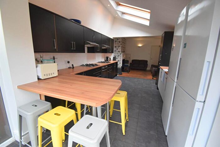 6 Bedroom Terraced House To Rent In Blenheim Road, Reading, RG1